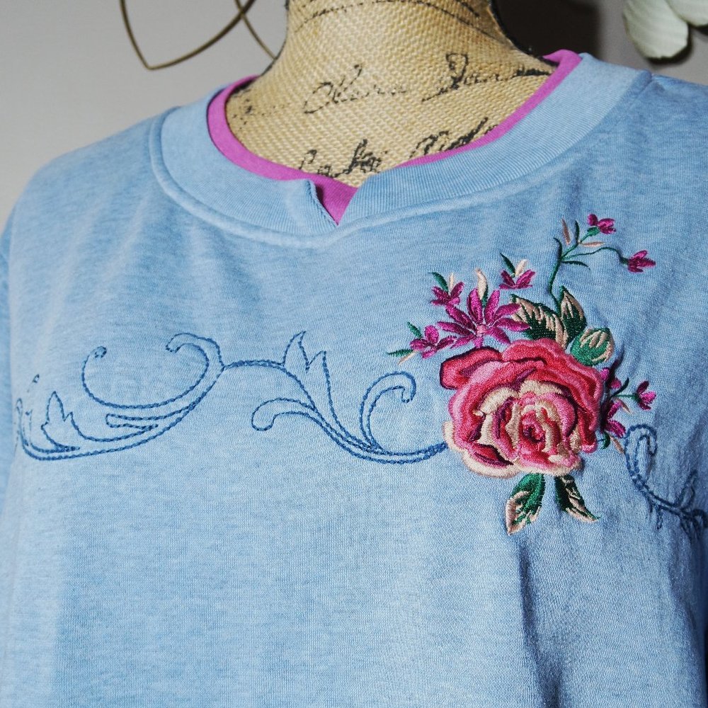 SHENANIGANS Heather Blue Embroidered Flowers Floral Roses Crewneck Sweatshirt